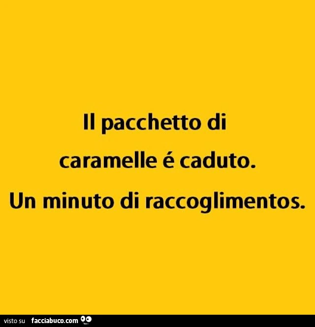 Il pacchetto di caramelle è caduto. Un minuto di raccoglimentos