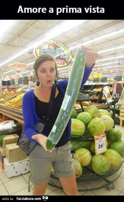 Amore a prima vista con l'enorme zucchina